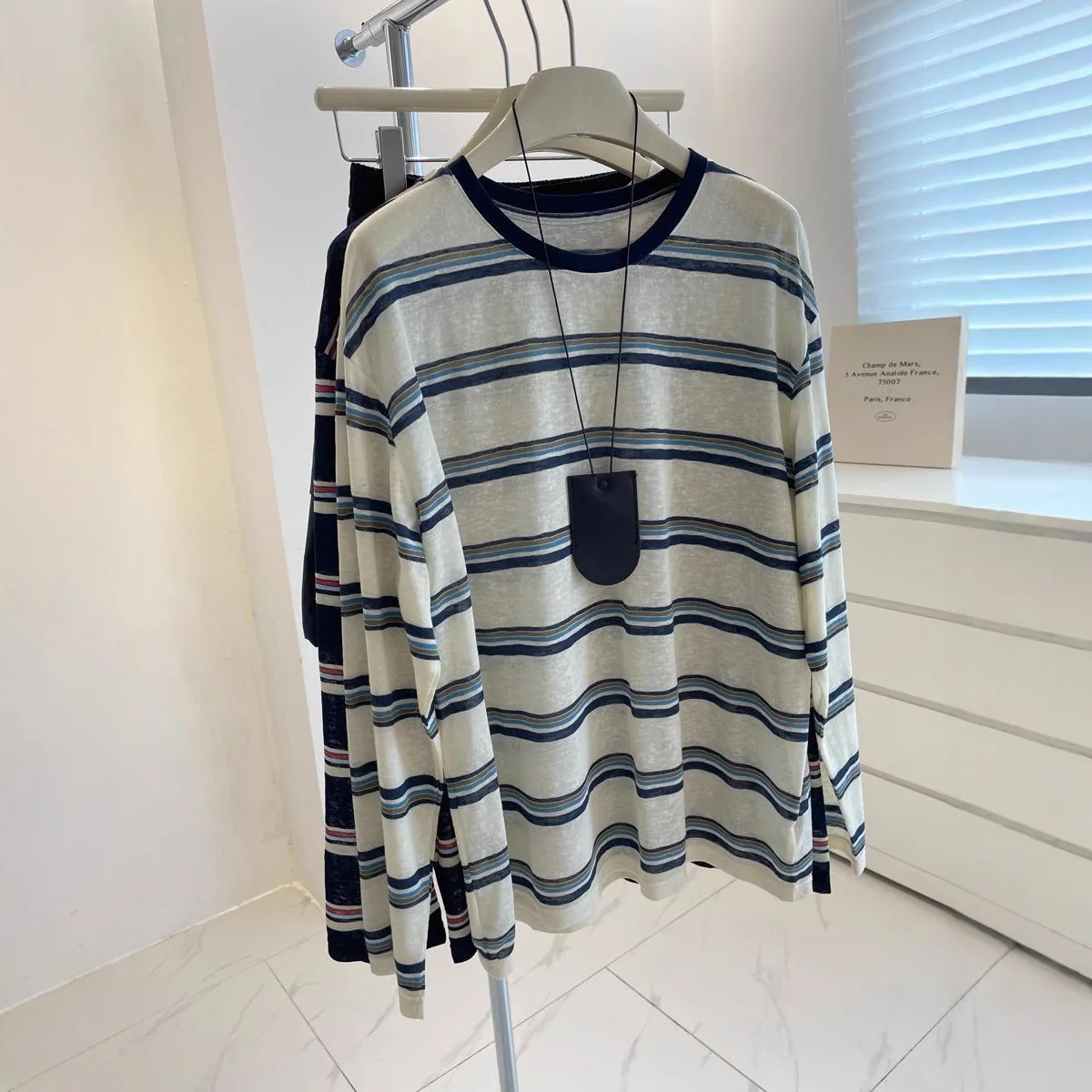 Minimalistische blauw-witte ge - T-Shirts recensie en prijs
